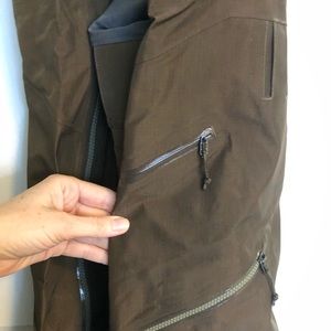 Patagonia men’s Powslayer ski or snowboard bibs L